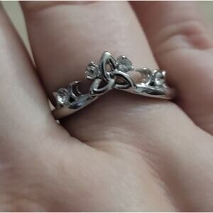 Celtic knot & crescent moon ring, size 6